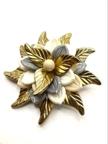 W.GERMANY 독일제 빈티지 플라워 브로치 골드 컬러