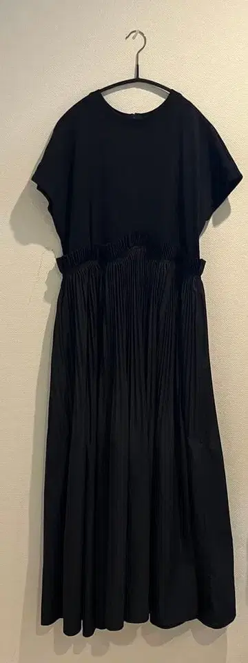 emmi 블랙 커트소 롱 원피스