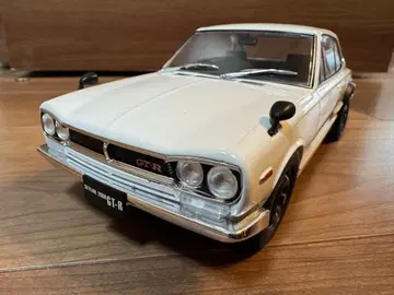 FIRST18 스카이라인 2000 GT-R KPGC10 화이트