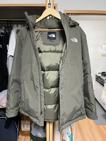 노스페이스 남성용 후드 부착 다운 자켓 NF0A8DM8