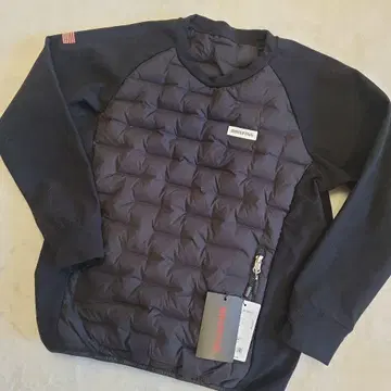 초레어 미사용 새상품 블랙 브리핑 하이브리드 다운 크루넥