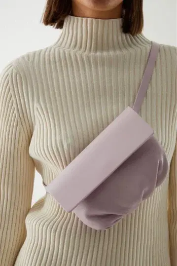 [ 새상품 미사용 ] COS 라벤더 숄더백