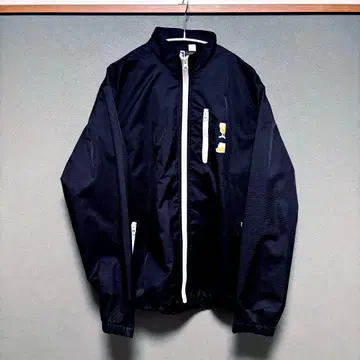 UNDEFEATED 나일론 자켓