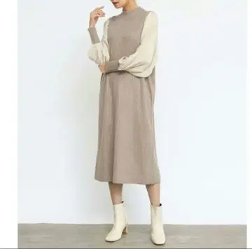 베이지 니트 원피스 긴팔 슬릿