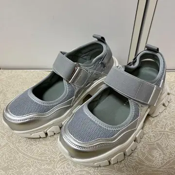 niko and - 실버 스포츠 샌들 벨트 포함