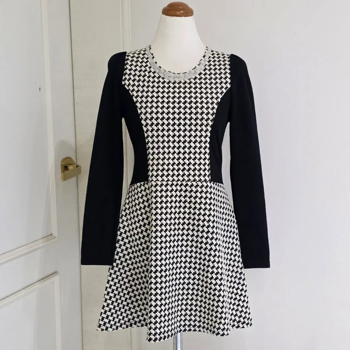chinese dress ladies BUNJANG] Kenneth Lady Pleats Point Collar Dress (Size 55) / 케네스레이디 플리 –  HALLYUSUPERSTORE