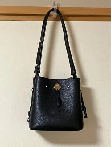 카타 스페이드 블랙 가죽 숄더백