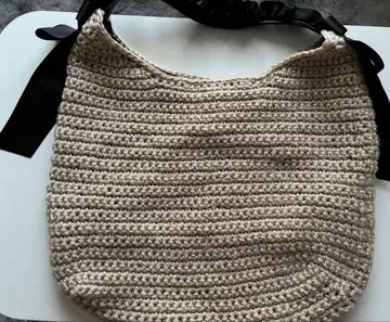 베이지 니트 리본 포함 바스켓백