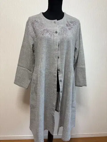 그레이 긴팔 가디건 꽃무늬 자수