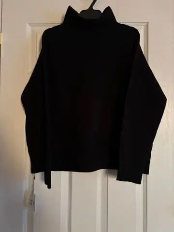 야마다야 MEDOC 블랙 스웨터