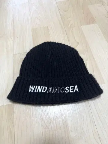 WIND AND SEA 블랙 니트 모자