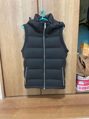 캘빈 클라인 플래티넘 블랙 다운 베스트