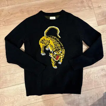 BEAMS 호랑이 자수 스웨터 M 사이즈 블랙