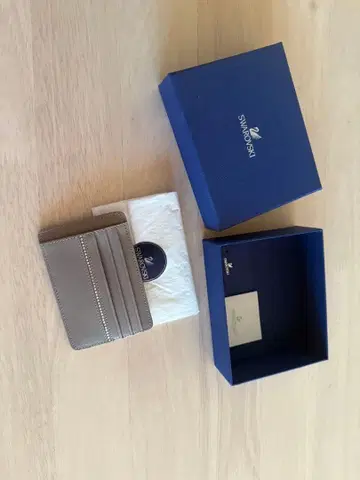 Swarovski 그레이 가죽 카드 케이스