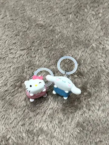 산리오 메지루시 액세서리 헬로키티 시나몬 롤