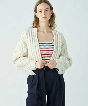 시착만 한 MACPHEE 패턴 케이블 숏 가디건 2024AW