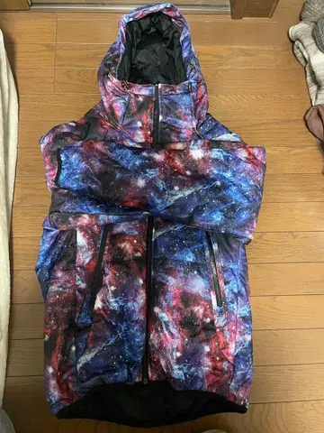 우주 패턴 후드 부착 다운 자켓