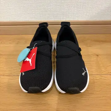 PUMA 블랙 스니커즈