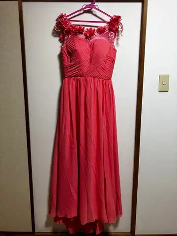 플라워 자수 부착 코랄 핑크 롱 드레스