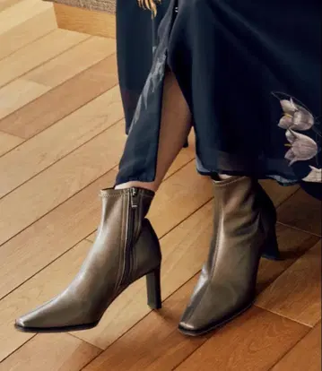 EVOL x Yukko 콜라보 스퀘어 부츠 실버 M 사이즈