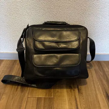 리베르테 LiBERTE 가죽 숄더백 새상품급