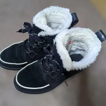 SOREL 블랙 어그 부츠 (상자 없음)