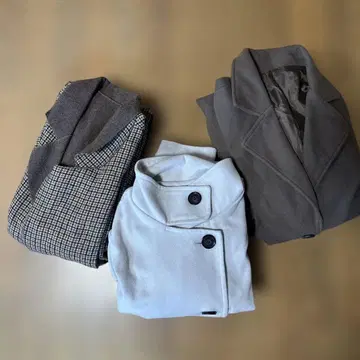화이트 플리스 자켓과 그레이 울 혼방 자켓 세트