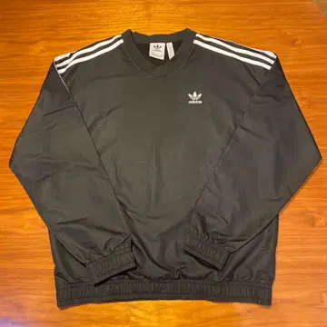 아디다스 풀오버 나일론 V넥