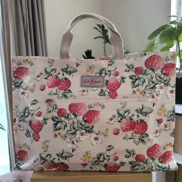 Cath Kidston 이치고 패턴 토트백