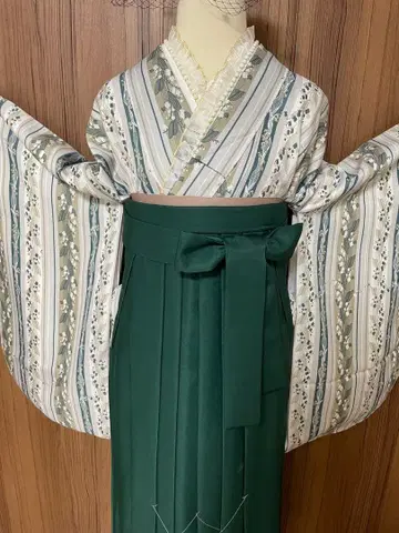 초특가 졸업식 레트로 모던 2인치 소매 기모노와 하카마 2세트