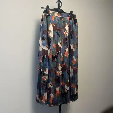 멀티 컬러 플리츠 롱 스커트 카모 패턴