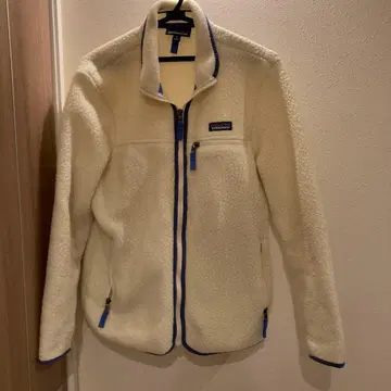 patagonia 플리스 자켓 화이트
