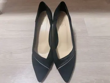 새상품급 JELLY BEANS 블랙 펌프스 24cm