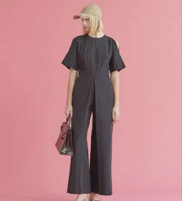 [ 미사용 새상품 ] mikomori 블랙 올인원 어깨 트임 디자인