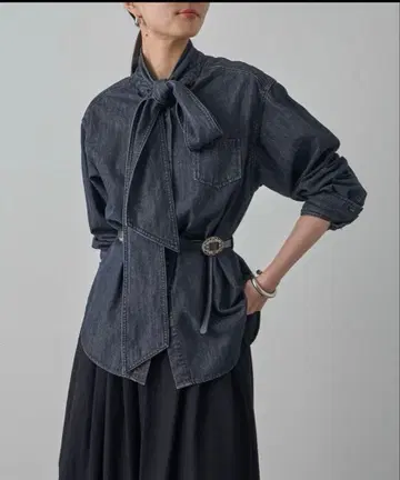 라운지드레스 [ 20주년 한정판 ] 데님 보타이 블라우스