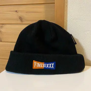 FINESIXXX 파인식스 니트 모자 시착만 한 상품
