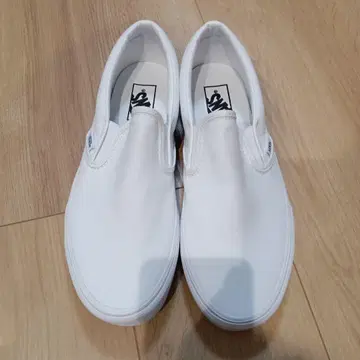 새상품 VANS 화이트 슬립온