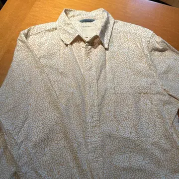 옐로우 컬러 꽃무늬 긴팔 셔츠