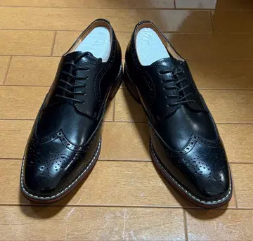 블랙 윙 칩 드레스 신발