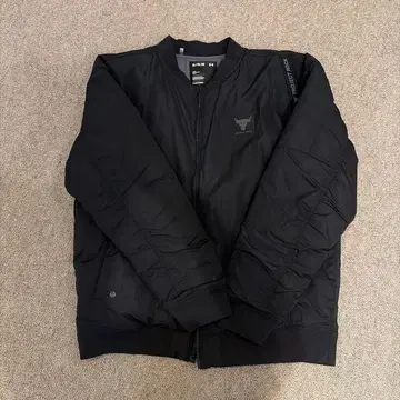 언더아머 프로젝트 락 다운 자켓 품번: 1387085