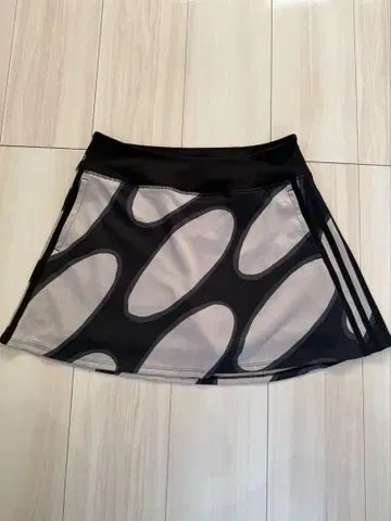 아디다스 마리메꼬 골프웨어 스커트 블랙 그레이