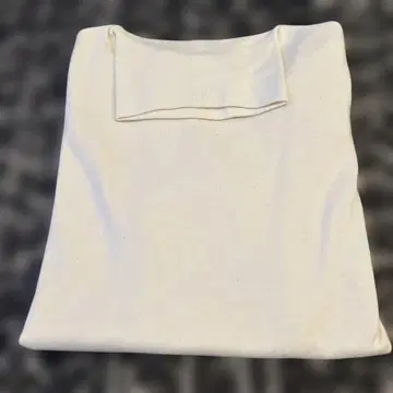 프리스틴 하이넥 티셔츠 미사용 새상품 M