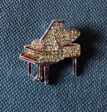 그랜드 피아노 브로치 크리스탈 장식