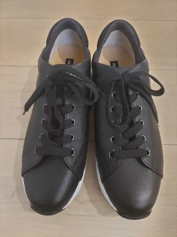 MODE ET JACOMO 레이스업 통굽 스니커즈 23.5cm 블랙