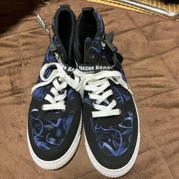 하이컷 스니커즈 블랙/파랑 그래픽 프린트