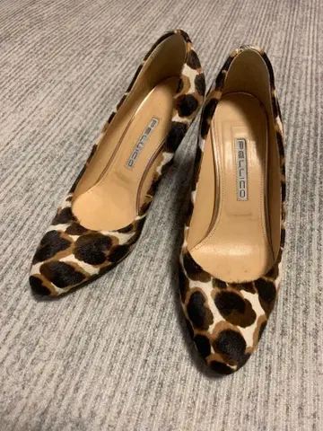 새상품급 펠리코 이탈리아제 송치 펌프스 37