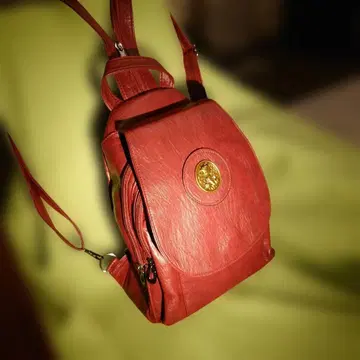 가죽제 빨간색 백팩