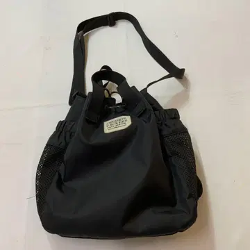 프레데릭 패커스 숄더백