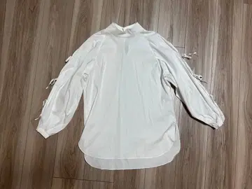 BLENHEIM 리본 포함 화이트 긴팔 셔츠