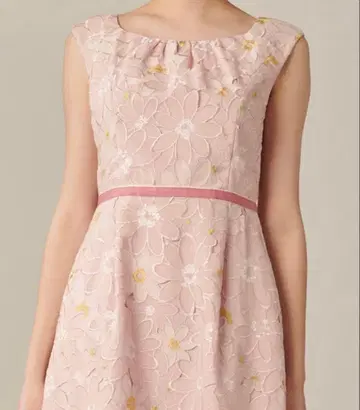 꽃무늬 레이스 슬리브리스 원피스